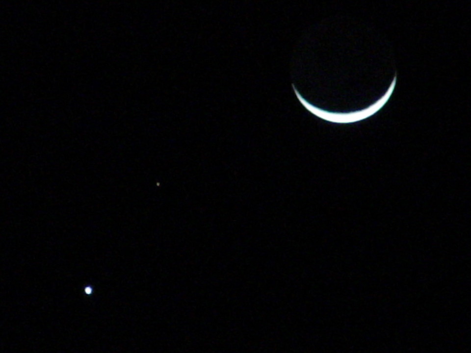 Venus Mars And A Crescent Moon Mendonoma Sightings